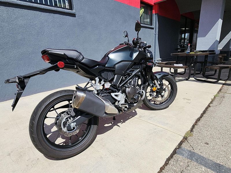 Used 2023 Honda CB300R ABS Image 12