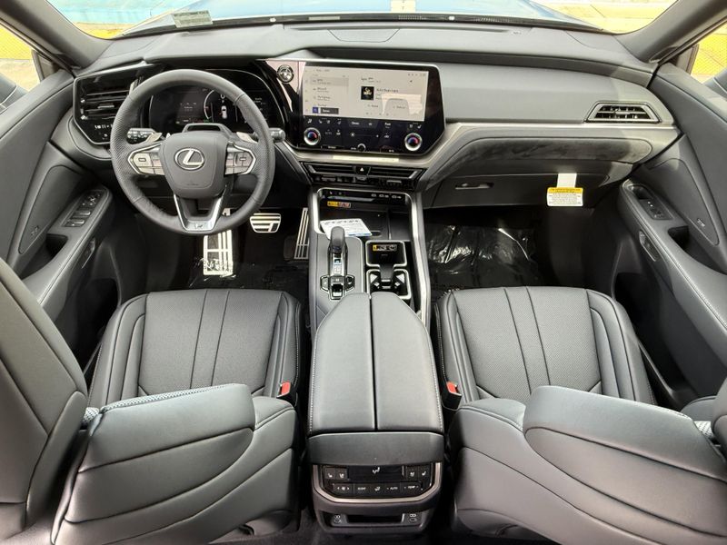 New 2026 Lexus TX 500h F SPORT Performance PremiumImage 25