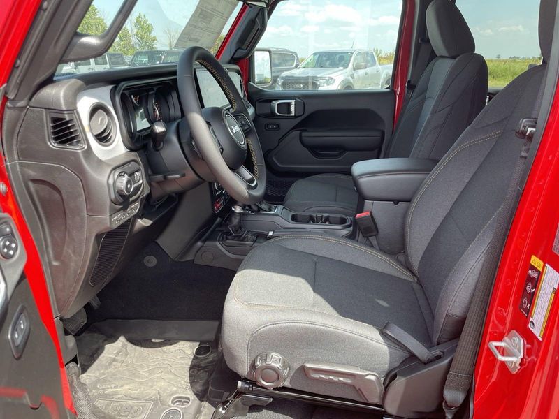 2024 Jeep Wrangler Unlimited Willys photo 11