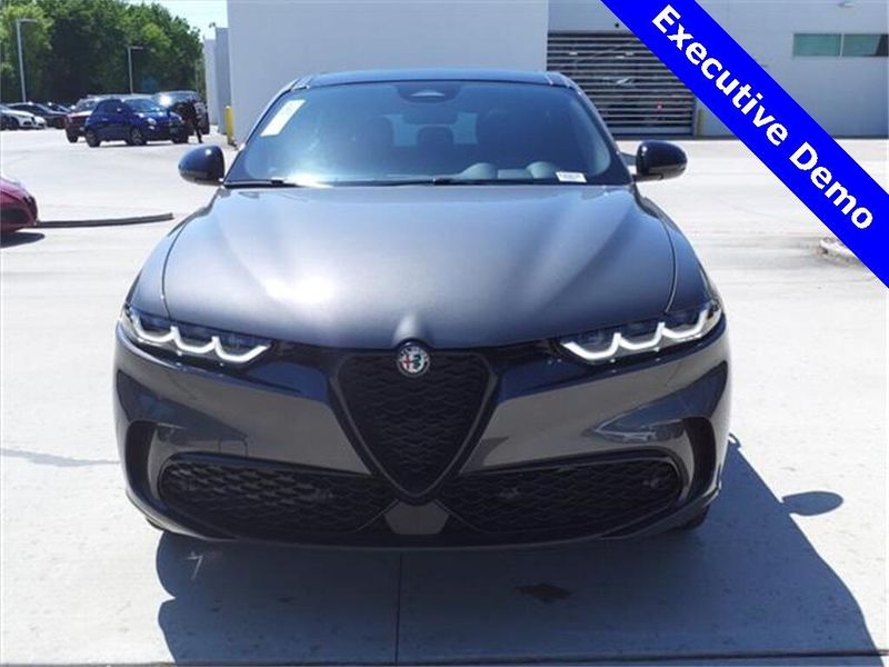 2024 Alfa Romeo Tonale Veloce Eawd in a Grigio (Gray) Ascari Metallic exterior color and Blackinterior. Northside Alfa Romeo of Houston 281-475-4549 alfaromeousaofnorthhouston.com 