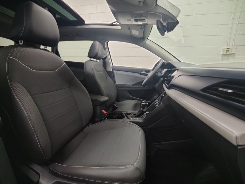 Used 2024 Volkswagen Taos SE AWD w/Sunroof & Black Plus PkgImage 6