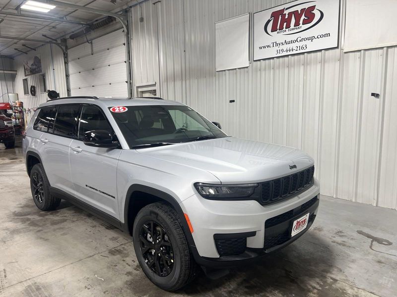 2025 Jeep Grand Cherokee L Altitude X 4x4Image 4