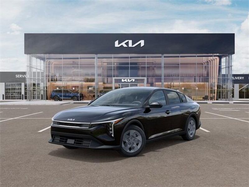 2025 Kia K4 LXImage 1