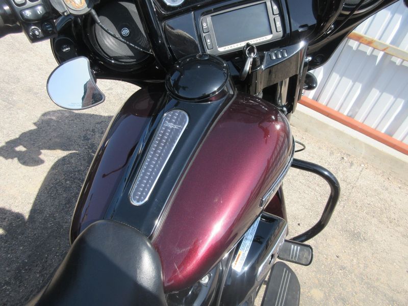 USED 2018 HARLEY STREET GLIDE SPECIAL Image 13