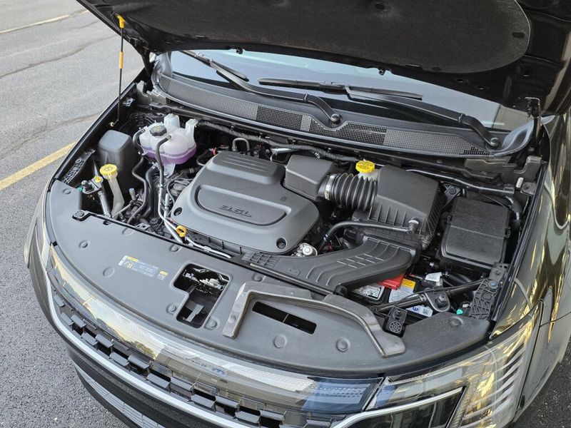 New 2027 Chrysler Pacifica Select
