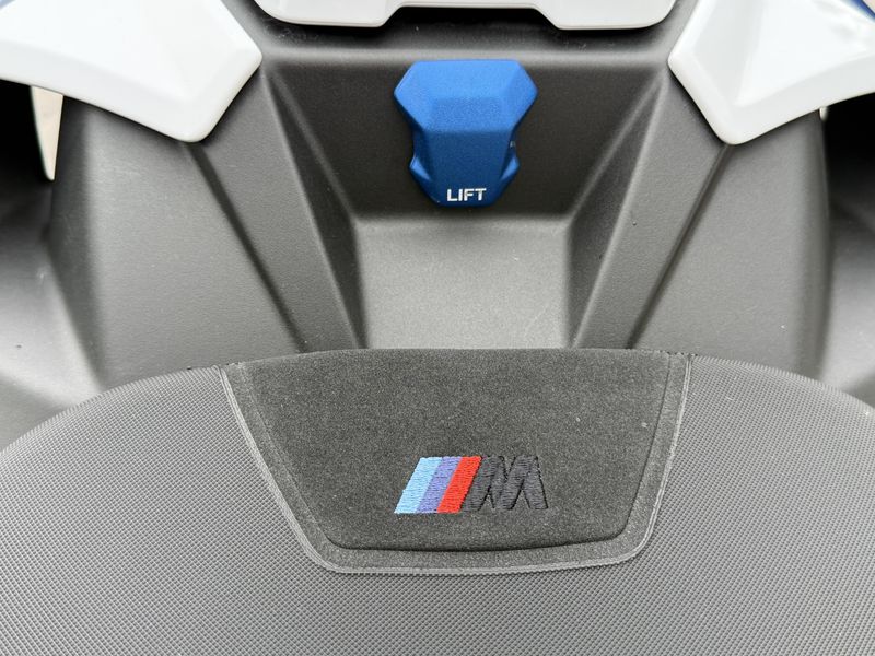 2026 BMW M 1000 R