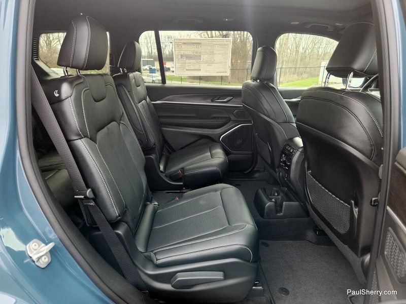 New 2026 Jeep Grand Cherokee L Limited Reserve 4x4