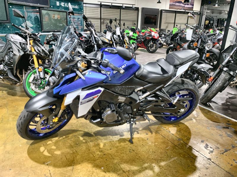 Used 2024 Suzuki GSX-S1000 CA Image 4
