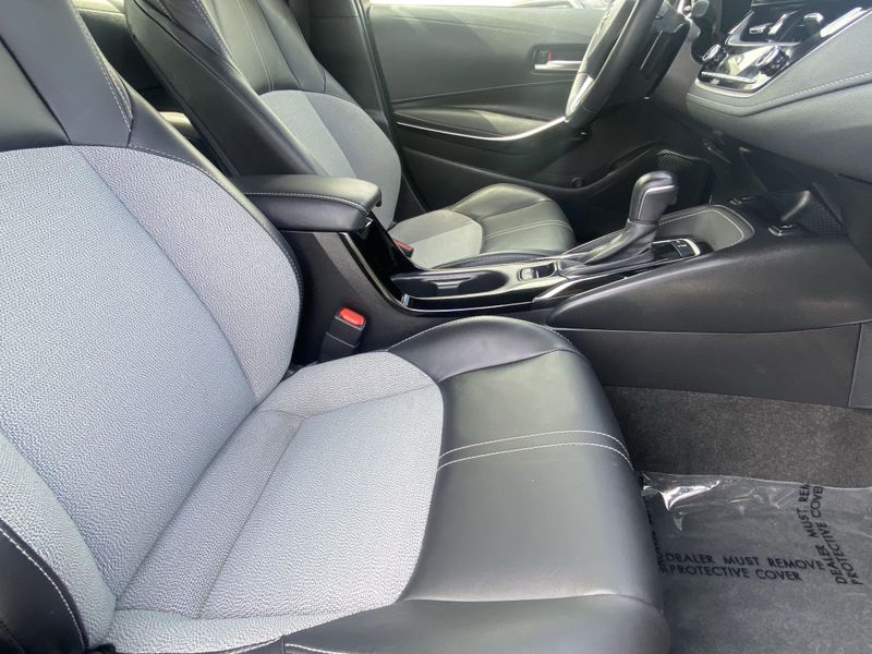 2022 Toyota Corolla Hatchback XSEImage 12
