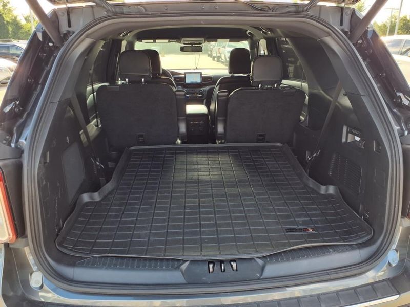 Used 2020 Ford Explorer LimitedImage 16
