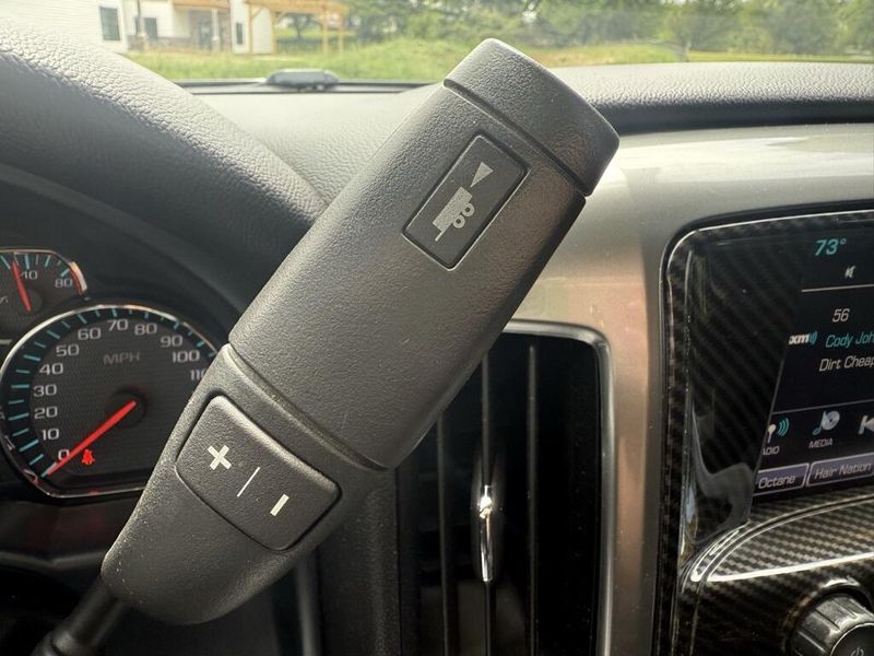 2018 Chevrolet Silverado 1500 LT photo 17