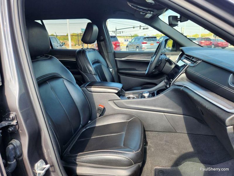 Used 2024 Jeep Grand Cherokee L Limited Black