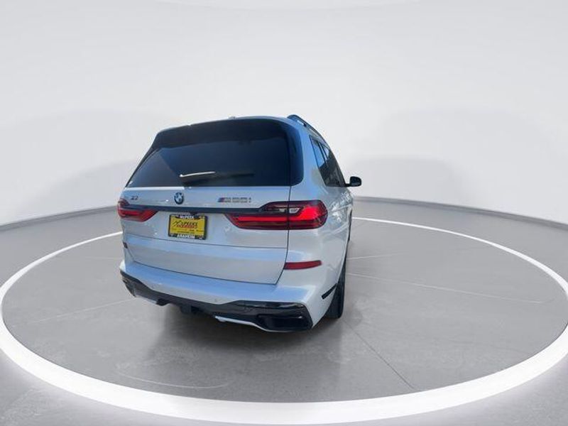 Used 2022 BMW X7 M50iImage 7