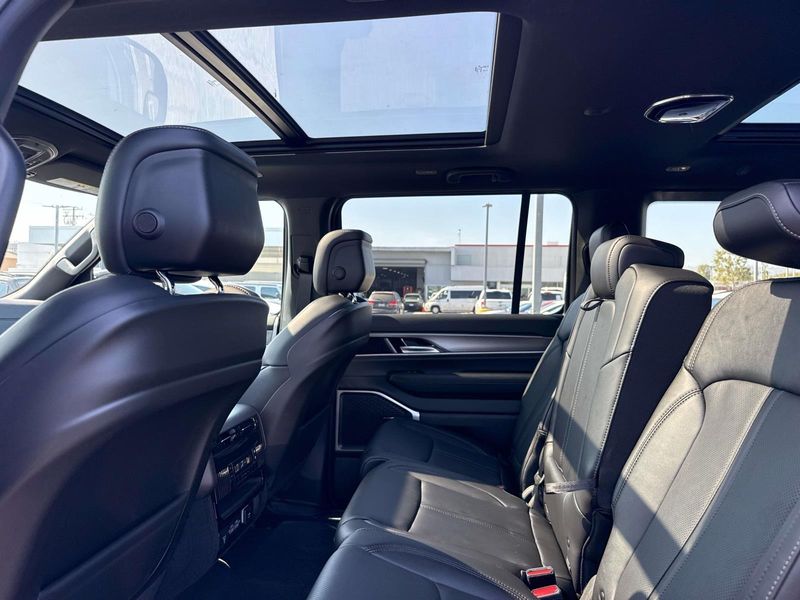 2026 Jeep Grand Wagoneer Upland 4x4