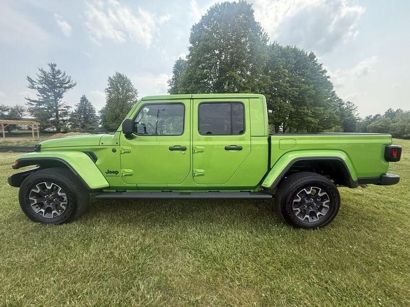 2025 Jeep Gladiator Sport S photo 6