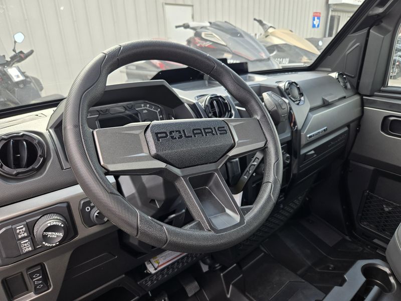 NEW 2026 POLARIS RANGER CREW XD 1500 NORTHSTAR PREMIUM Image 16