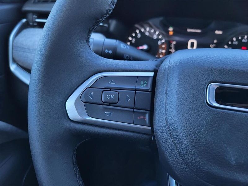2025 Jeep Compass Latitude 4x4Image 11