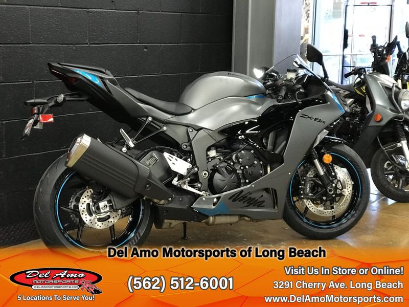 2025 Kawasaki NINJA ZX-6R ABS Image 4