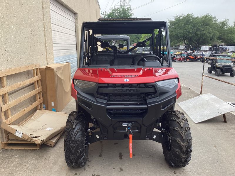 2025 Polaris RANGER CREW XP 1000 PREMIUM SUNSET REDImage 4