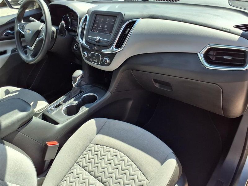2023 Chevrolet Equinox LT photo 5