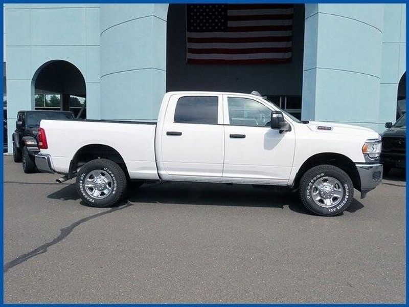 2024 RAM 2500 TradesmanImage 2