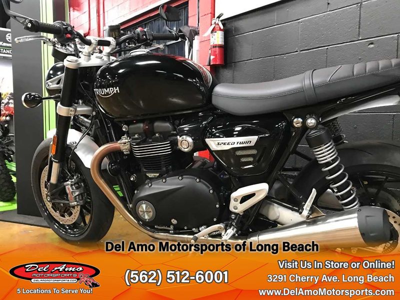 2024 Triumph SPEED TWIN 1200  in a JET BLACK exterior color. Del Amo Motorsports of Long Beach (562) 362-3160 delamomotorsports.com 