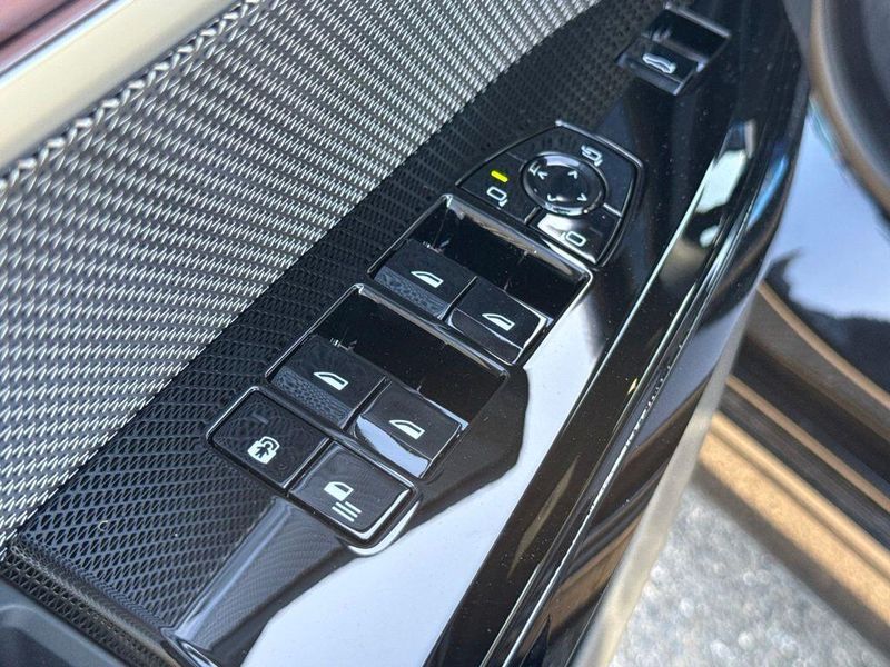 New 2026 BMW 7 Series 750e xDriveImage 14
