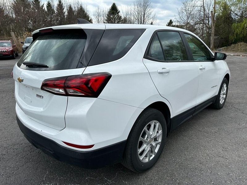 2022 Chevrolet Equinox LSImage 11