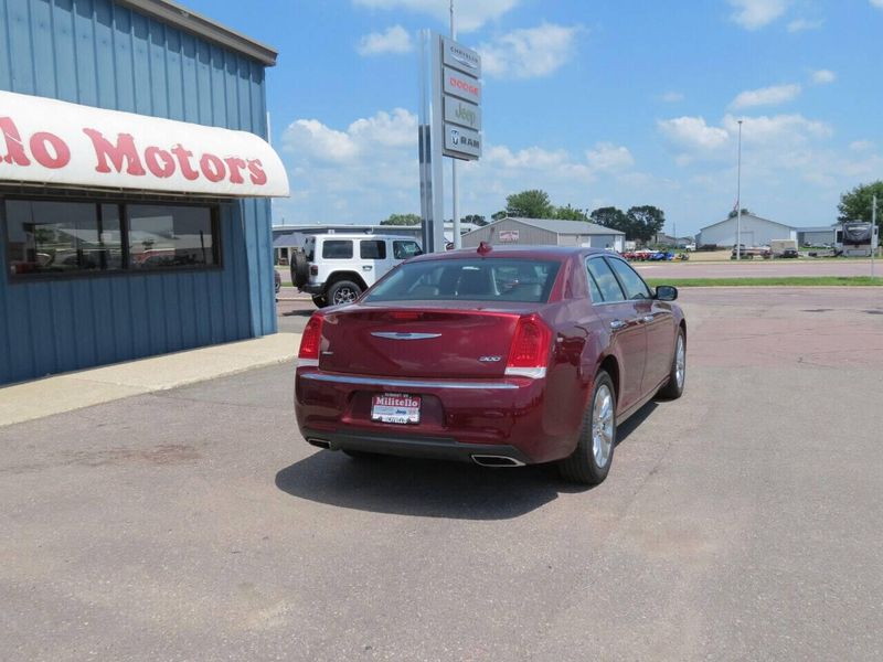 2019 Chrysler 300 Limited AWD 4dr SedanImage 6