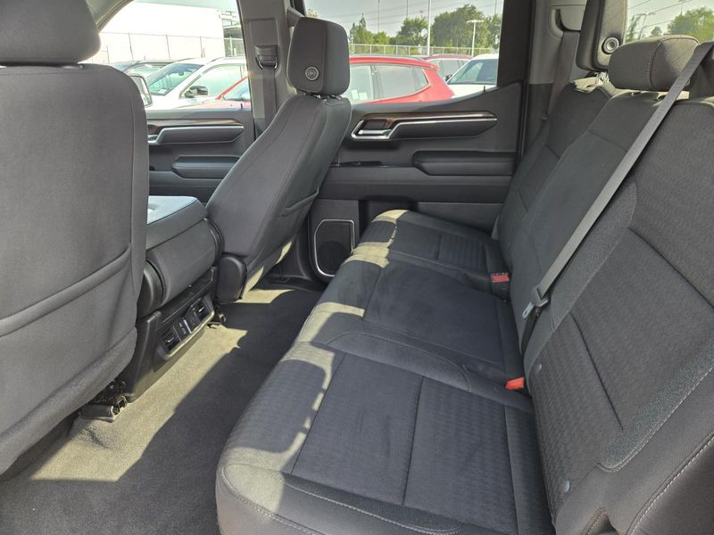 Used 2022 Chevrolet Silverado 1500 4WD Crew Cab 147 LT w/1LT