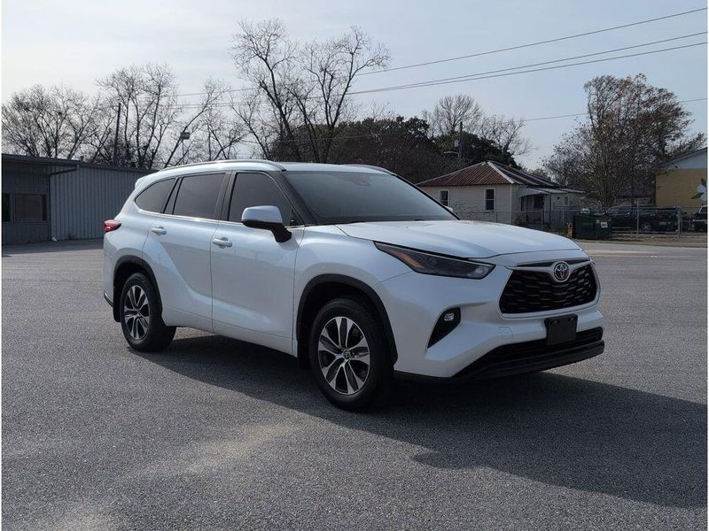 Used 2023 Toyota Highlander XLEImage 7