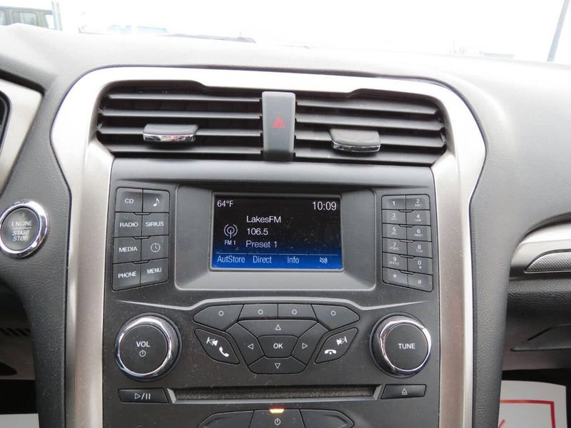 2017 Ford Fusion SE 4dr SedanImage 18