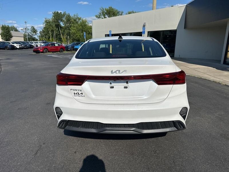 Used 2023 Kia Forte LXSImage 6