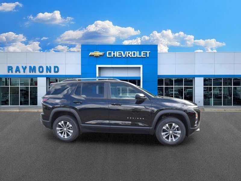 New 2026 Chevrolet Equinox LTImage 2