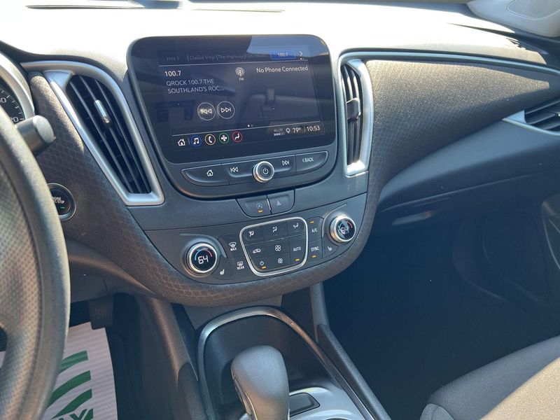 2023 Chevrolet Malibu 1LT photo 16