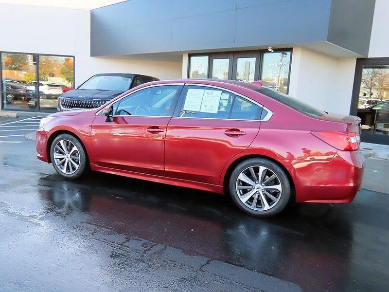 2017 Subaru Legacy 2.5iImage 7