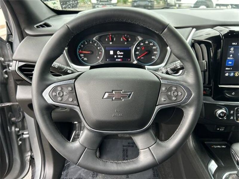 Used 2023 Chevrolet Traverse RSImage 23