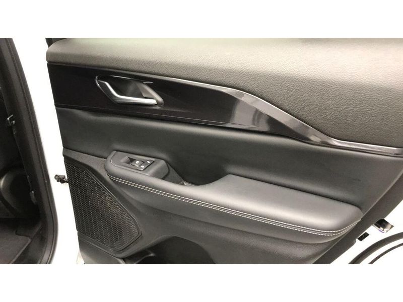 Used 2023 Jeep Grand Cherokee AltitudeImage 19