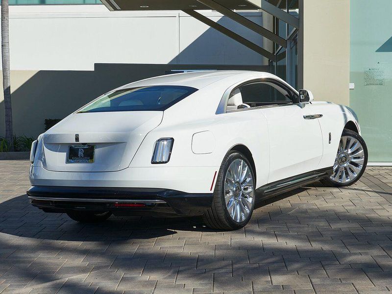 New 2026 Rolls-Royce Spectre Image 2