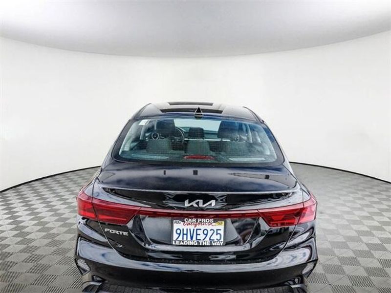 Used 2023 Kia Forte LXSImage 7