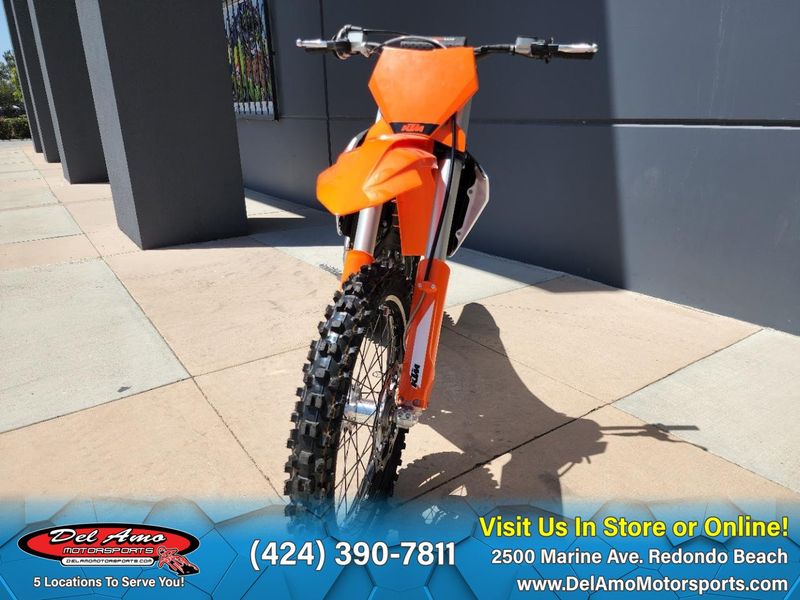 2024 KTM 250 SX  in a ORANGE exterior color. Del Amo Motorsports of Redondo Beach (424) 304-1660 delamomotorsports.com 