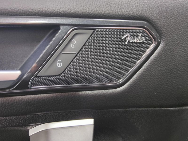 Used 2024 Volkswagen Tiguan AWD SEL R-Line w/Sunroof/NavImage 11