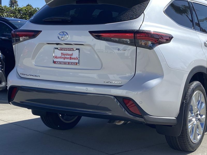 New 2025 Toyota Highlander Hybrid LimitedImage 4