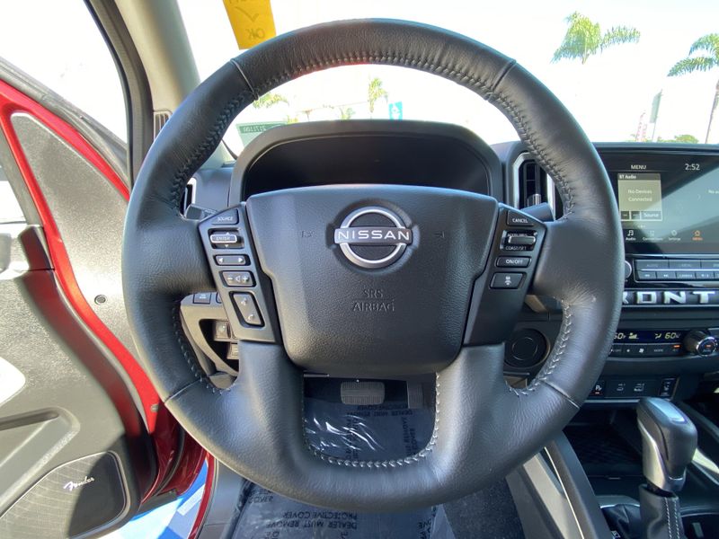 Used 2025 Nissan Frontier SVImage 25