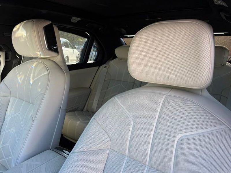 Used 2023 BMW i7 xDrive60Image 20