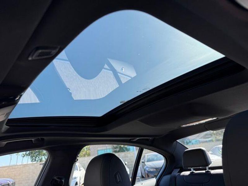 Used 2023 BMW 5 Series 530e iPerformanceImage 22