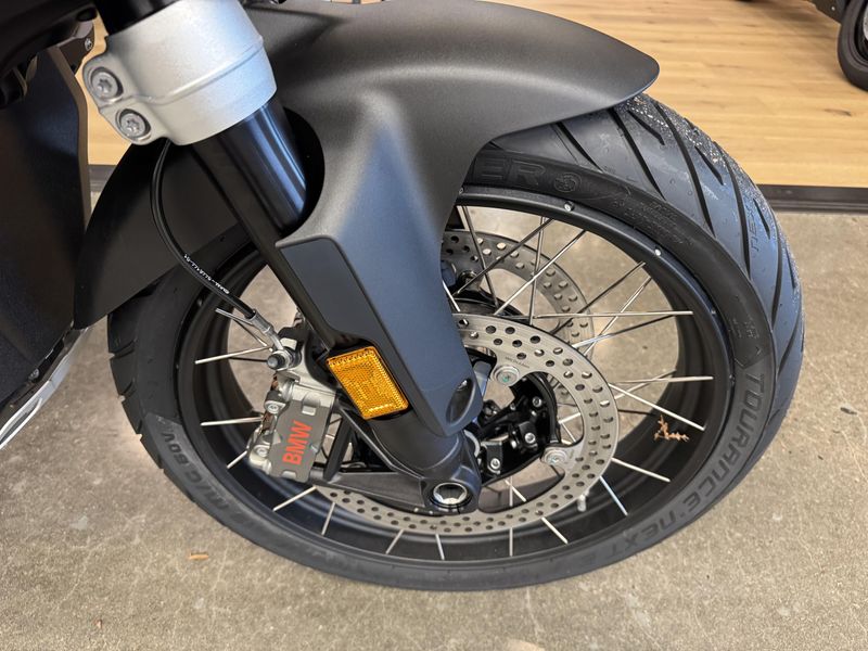 2025 BMW R 1300 GS - TROPHY - RACING BLUE METALLIC 