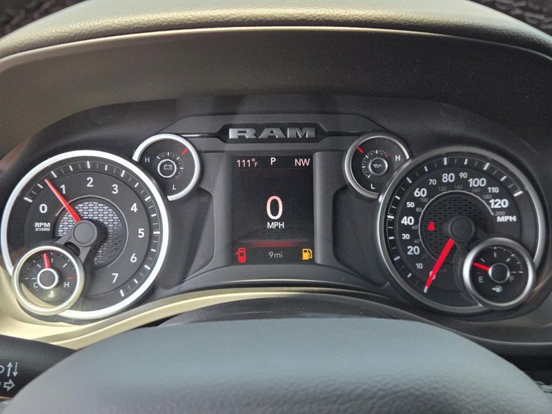 New 2026 RAM 1500 Big Horn Crew Cab 4x2 5'7' Box