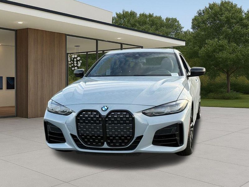 Used 2022 BMW 4 Series M440iImage 2