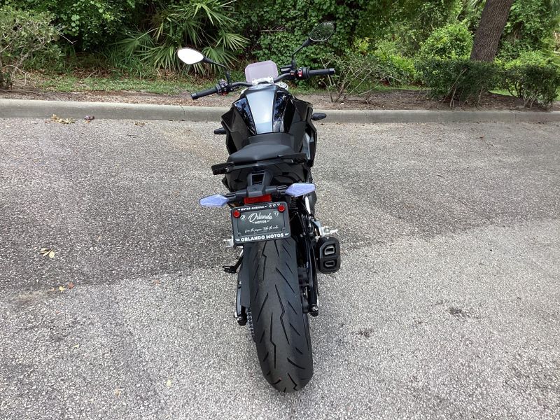 2025 BMW F 900 R 